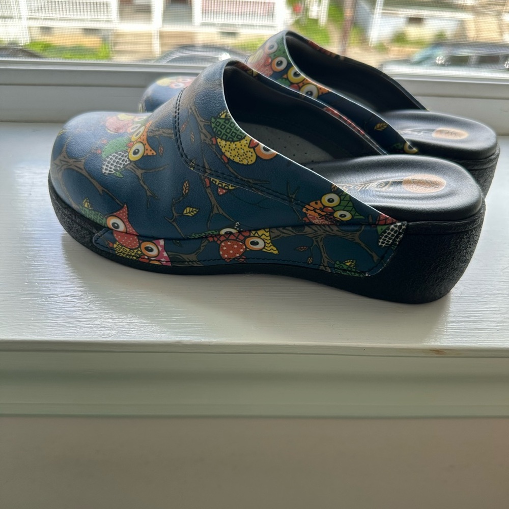 Clogs - Picture 5 of 5